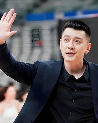 华体会体育官方入口-杨鸣1个人离开辽宁队！在个人媒体发文，感慨万千